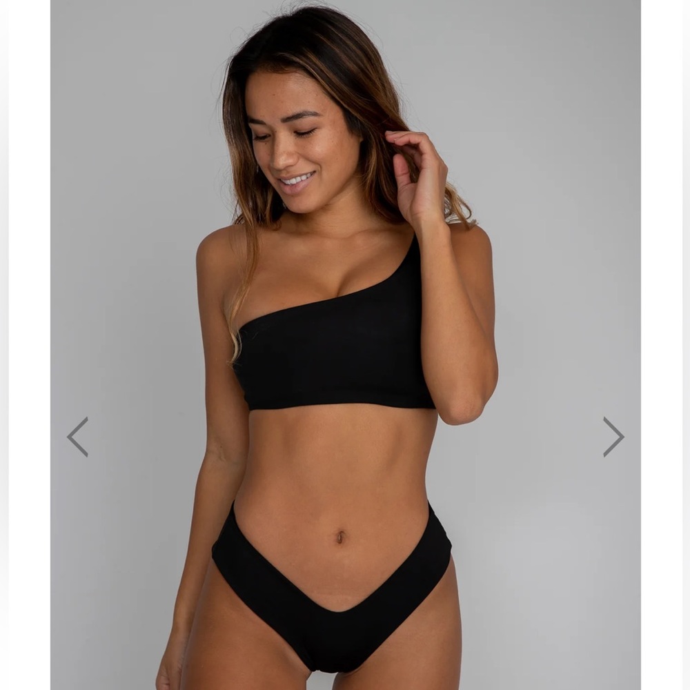 Black Skatie Mandi Bottoms